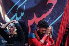 مراسم خیمه سوزان عصر عاشورا در میدان امام حسین (ع) تهران
