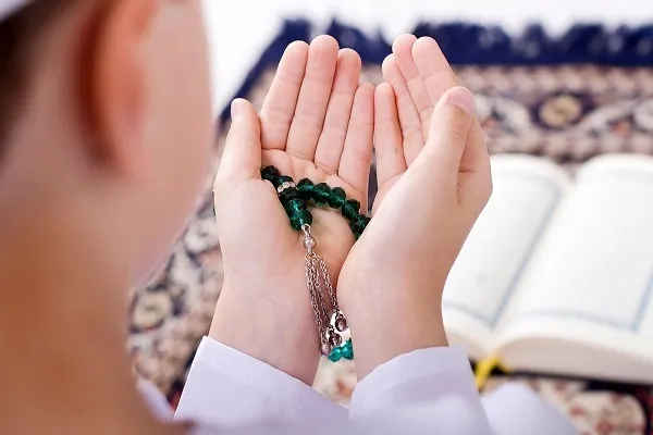 تبیین مسئله نماز در مرکز بیت‌الزهرا(س) آران و بیدگل