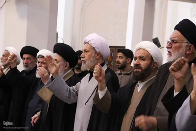 بیعت روحانیون و طلاب فارس با سومین رهبر معظم انقلاب