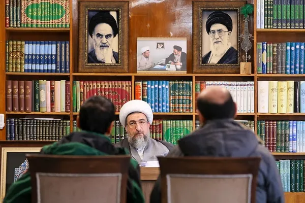 دیدار اقشار مختلف مردم با امام جمعه تبریز
