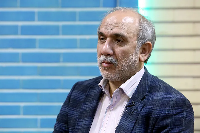زنده‌ایم اما زندگی نمی‌کنیم چون با کتاب آفرینش بیگانه‌ایم