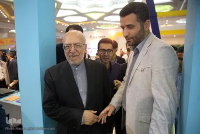 حضور محمدرضا نعمت‌زاده وزیر صنعت و معدن در غرفه ایکنا