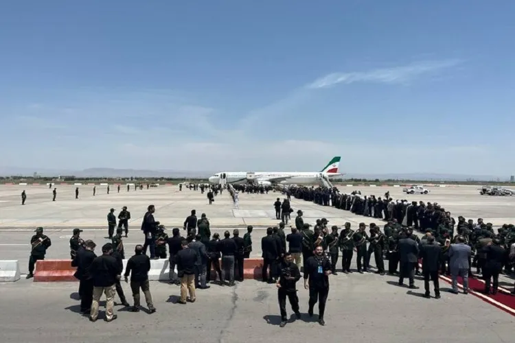 Mashhad se prépare à accueillir le président martyr