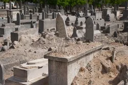 Sionist yəhudilər müsəlman qəbiristanlıqlara hücum edir- Foto