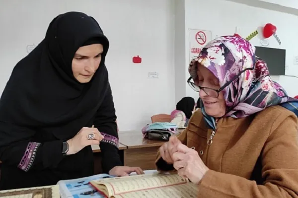 Samsun'da işitme engelli kadınlar işaret diliyle Kur'an-ı Kerim öğreniyor