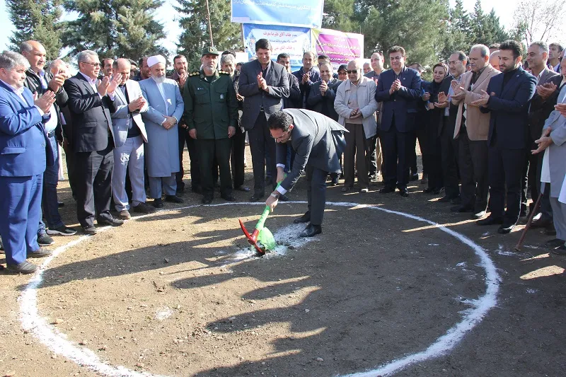 کلنگ ساخت هشتمین مدرسه بانک سامان به زمین زده شد