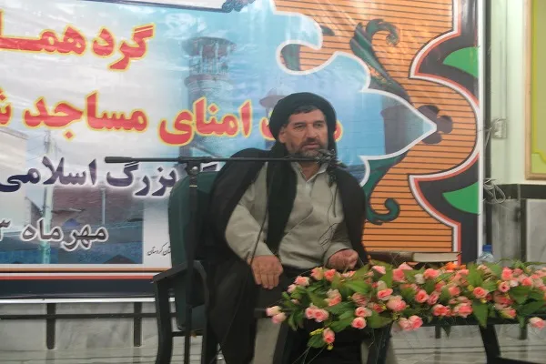 تبعیت از قرآن و حرکت زیر لوای رهبری رمز اقتدار ملت ایران است