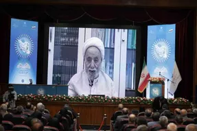 تذکر مدیر مدرسه از تذکر روحانی مؤثرتر است