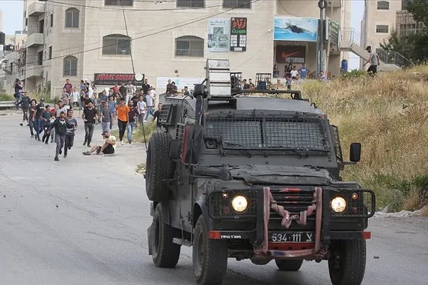 İsrail güçleri 12 yaşındaki Filistinli çocuğu gözaltına aldı