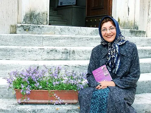 110 شاعر ایرانی از عشق با جهان سخن گفتند