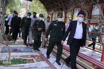 حضور فرمانده سپاه قدس در گلزار شهدای شیراز‎‎