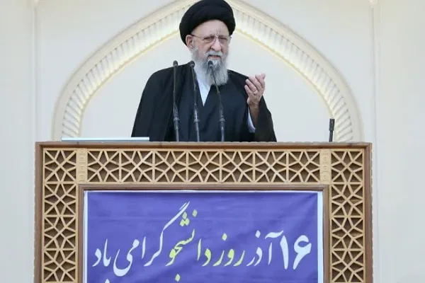 دانشجویان جهاد در راه علم و دانش را تنها سرلوحه خود قرار دهند