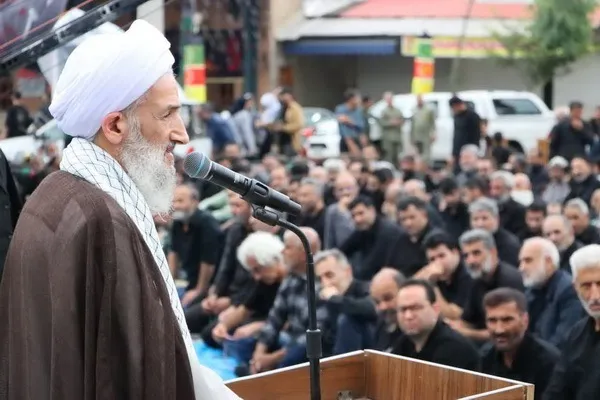 نماز ظهر عاشورا در امامزاده یحیی(ع) ساری