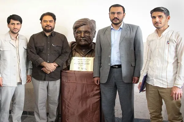 تجلیل از ناشران برگزیده حوزه ادبیات پایداری در قم