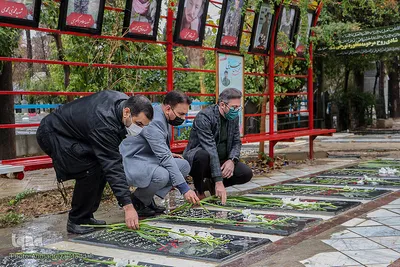 مراسم غبارروبی گلزار شهدای مدافع حرم در شیراز‎‎