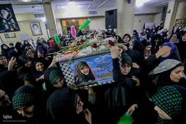وداع مردم شهرک گلستان شیراز با پیکر شهید معصومه کرباسی