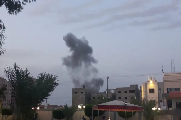 الاحتلال يواصل عدوانه على غزة لليوم الرابع.. غارات مكثفة وإغلاق للمعابر