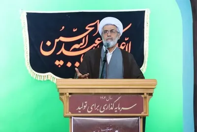 اقامه نماز جمعه ساری با امامت آیت الله محمد باقر لائینی