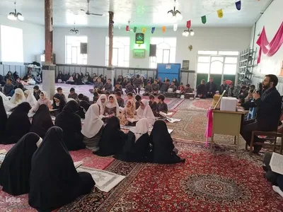کرسی تلاوت قرآن کریم در پیهان ملایر‎