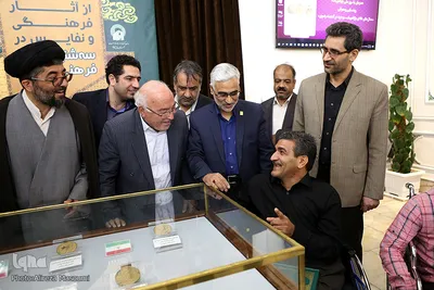 رونمایی از مدال های طلای پاراالمپیک در موزه حرم امام رضا (ع)