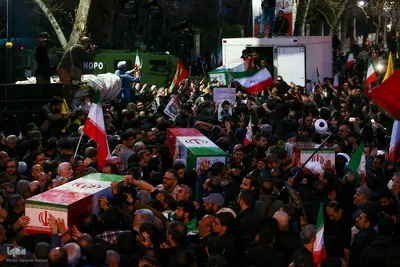 مراسم تشییع پیکر شهدا از میدان انقلاب