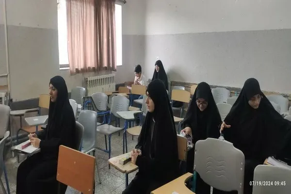 عکس | کارگاه توانمندسازی و آموزشی دانش‌آموزان دختر در بابل