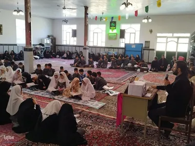 کرسی تلاوت قرآن کریم در پیهان ملایر‎