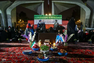 تحویل سال نو در میدان انقلاب تهران