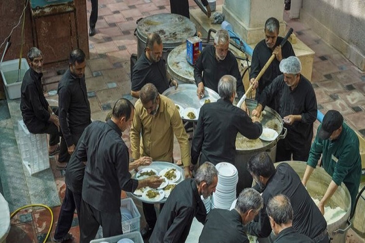 پذیرایی از زائران پیاده در جهاددانشگاهی خراسان رضوی