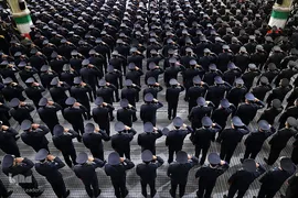 دیدار جمعی از فرماندهان و کارکنان نیروی هوایی و پدافند هوایی ارتش با رهبر انقلاب اسلامی