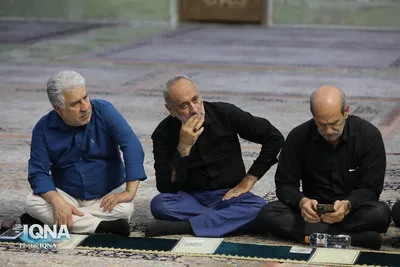 غبارروبی مضجع شریف کریمه اهل بیت توسط جامعه قرآنی کشور
