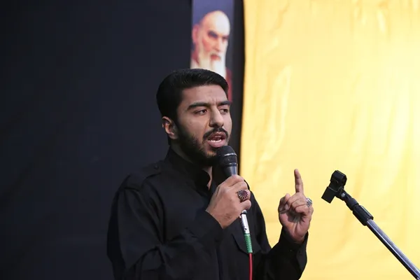 لحظه پر زدن تو روضه فاطمیه بود