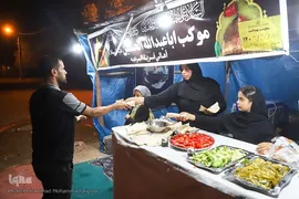 خدمت‌رسانی شبانه‌روزی مواکب حسینی به زوار در چذابه