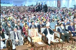 د سولې مشورتي لویه جرګه د ۳۲۰۰ کسانو په ګډون پیل شوه