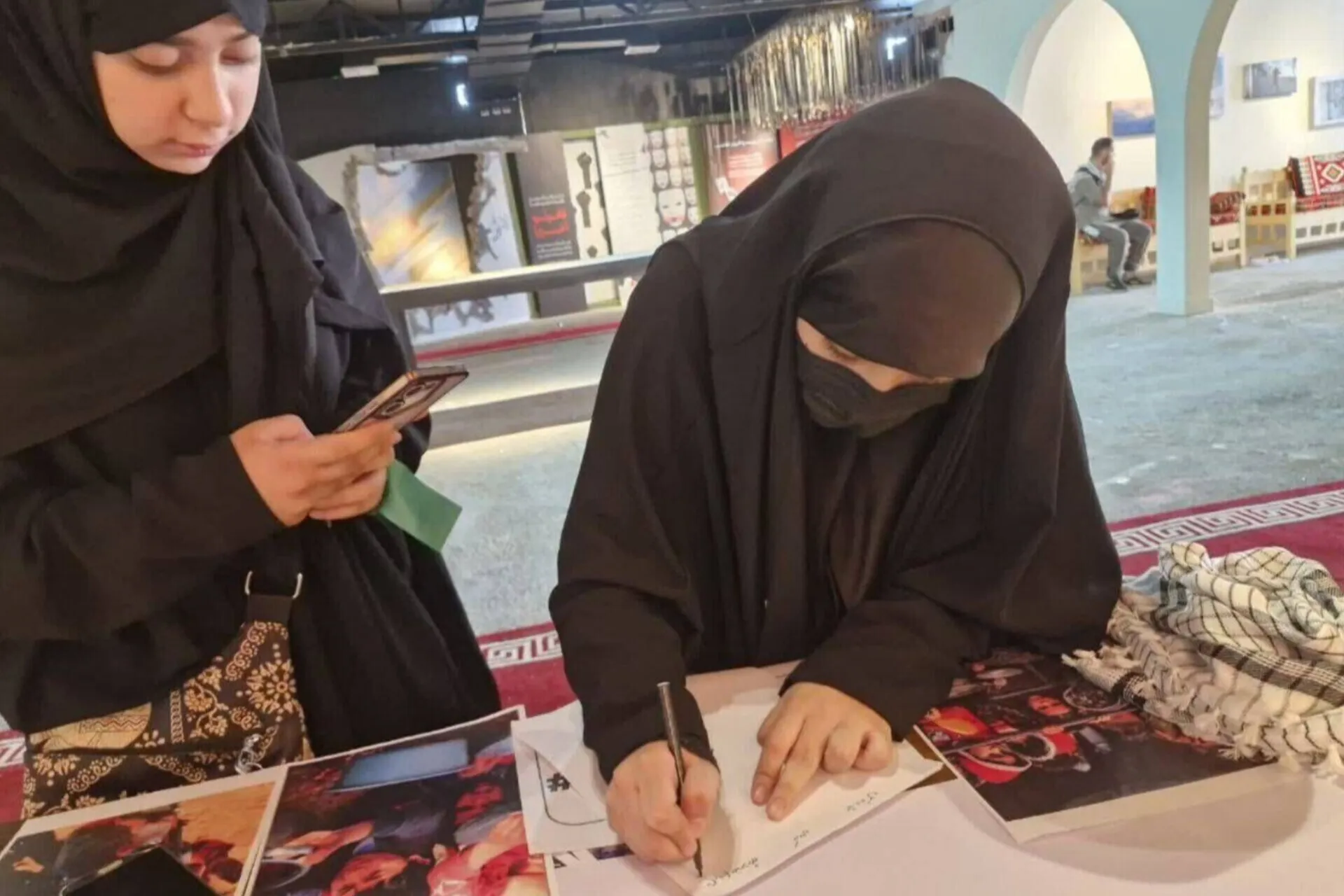 Peregrinos de Arbain expresan su apoyo a los niños palestinos con la campaña 