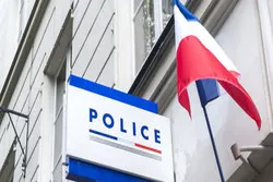 Frankreich: Muslimin vor den Augen ihrer Kinder niedergestochen