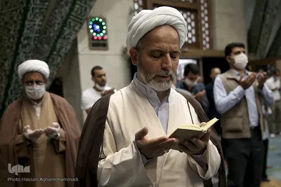 اقامه نماز عید سعید «فطر» به امامت حجت‌الاسلام والمسلمین مصطفی رستمی، رئیس نهاد نمایندگی مقام معظم رهبری در دانشگاه ها در مسجد دانشگاه تهران