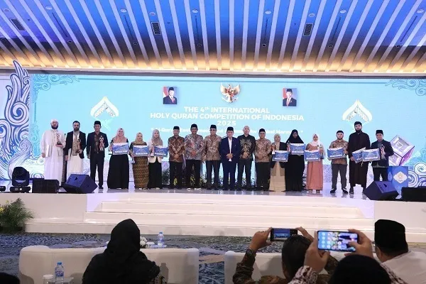 İndoneziya Beynəlxalq Quran Müsabiqəsinin qaliblərinin mükafatlandırılması
