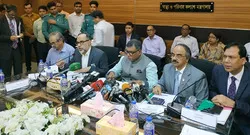 আপাতত শিক্ষা প্রতিষ্ঠানের ক্লাস বন্ধ হচ্ছে না : স্বাস্থ্যমন্ত্রী