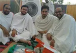 شهید محمدسعید سعیدی‌زاده در کنار شهیدان حسن دانش و محسن جاجی‌حسنی کارگر
