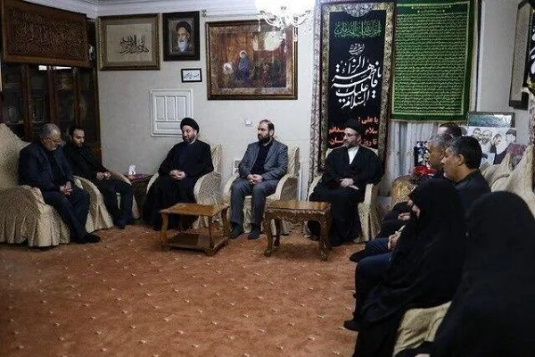 حضور عمار حکیم در منزل سردار شهید سلیمانی