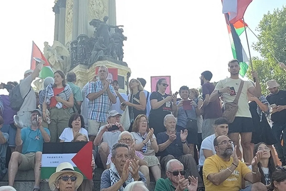 Spanish Teachers Demand End to Arms Sales to Israel