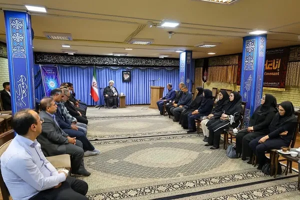 دیدارجمعی از جهادگران دانشگاهی با نماینده ولی فقیه در آذربایجان شرقی