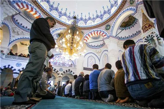 مساجد ألمانیا تفتح أبوابها في یوم الإتحاد الوطنی