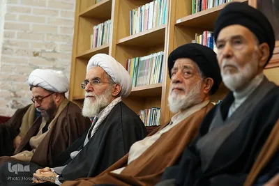 اجتماع طلاب و روحانیون قزوین در حمایت از مرجعیت و رهبر انقلاب