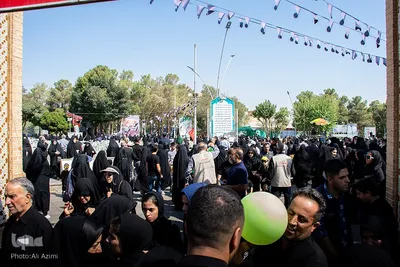 پیاده‌روی مردم نصف جهان به عشق ارباب دو جهان