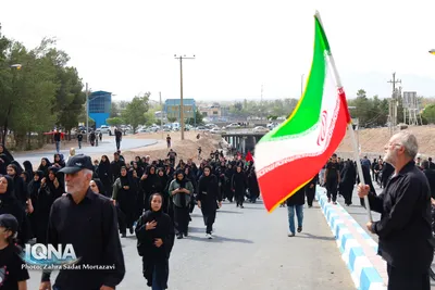 پیاده‌روی دلدادگان اربعین حسینی در خمینی‌شهر