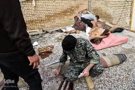 امدادرسانی گروه جهادی خدام‌الرضا(ع) و کانون خدمت آستان قدس رضوی به مردم اهواز