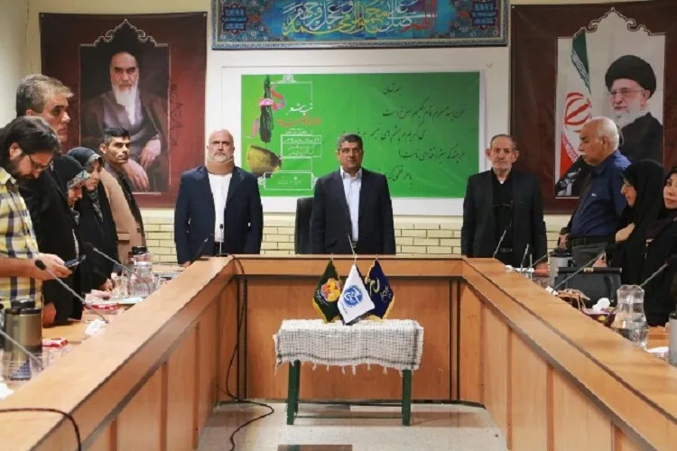 نغمه‌سرایی شاعران دفاع مقدس فارس در «امتداد آیینه‌ها»