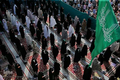 Fitr-Festgebet im Heiligen Schrein von Fatima Masuma (sa.) verrichtet